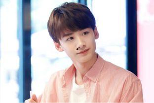 娱乐圈吃瓜罗云熙李兰迪,吃瓜群众热议不已